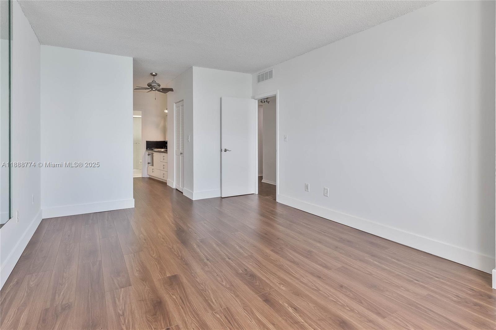 ARLEN HOUSE CONDO - Residential