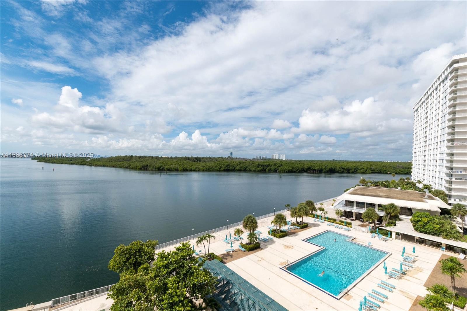 ARLEN HOUSE CONDO - Residential