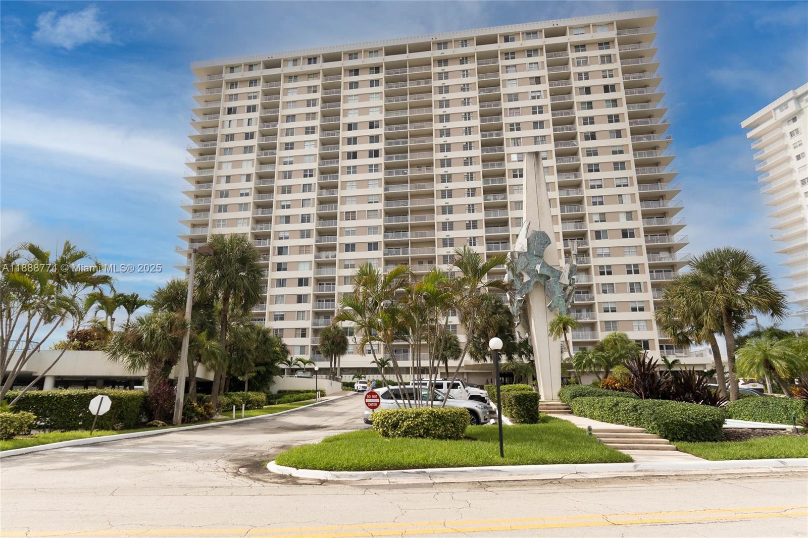 ARLEN HOUSE CONDO - Residential