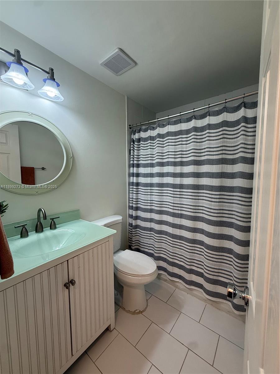 OASIS CONDO NO 3 - Residential Lease