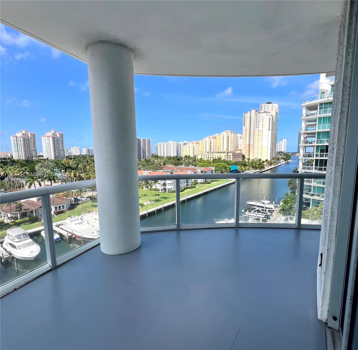 650 NE 32nd St 3704