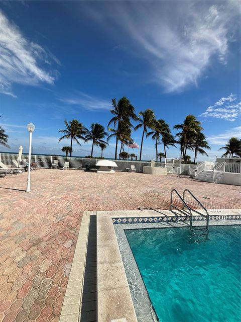 Tiny photo for 5005 Collins Ave #825, Miami Beach, FL 33140 (MLS # A11970601)