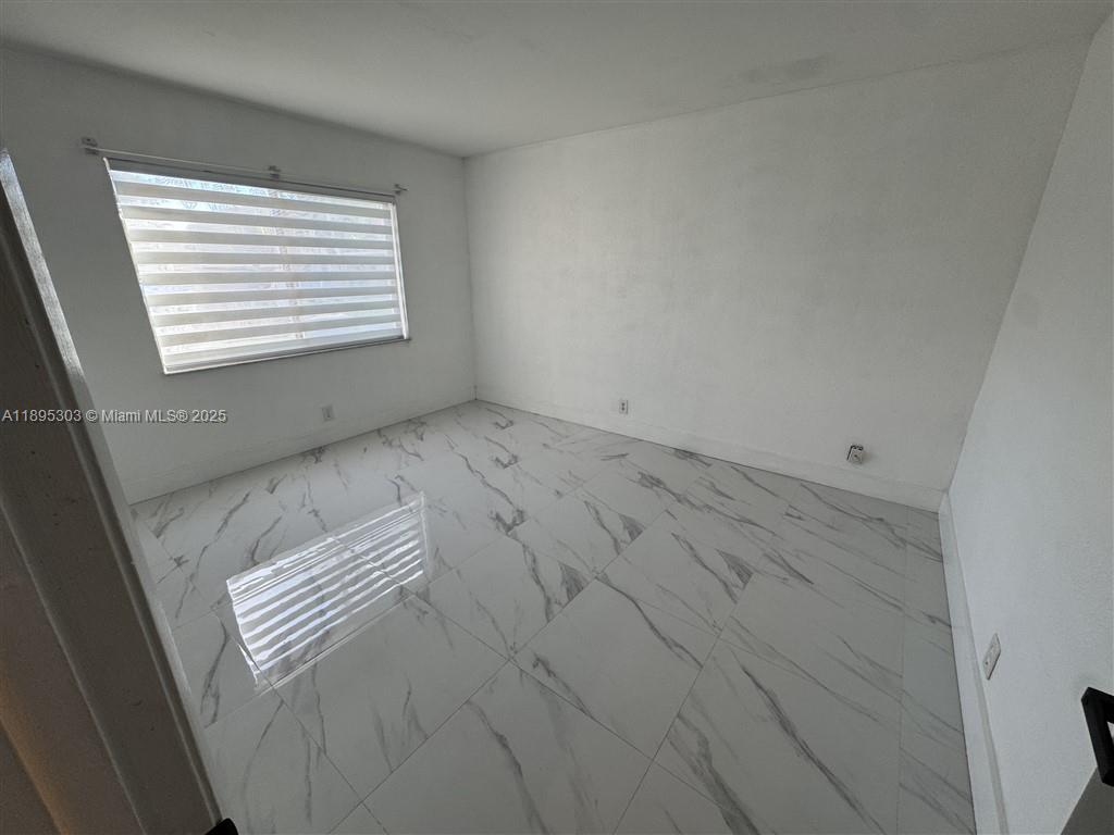 RACQUET CLUB APARTMENTS A - Residential Lease