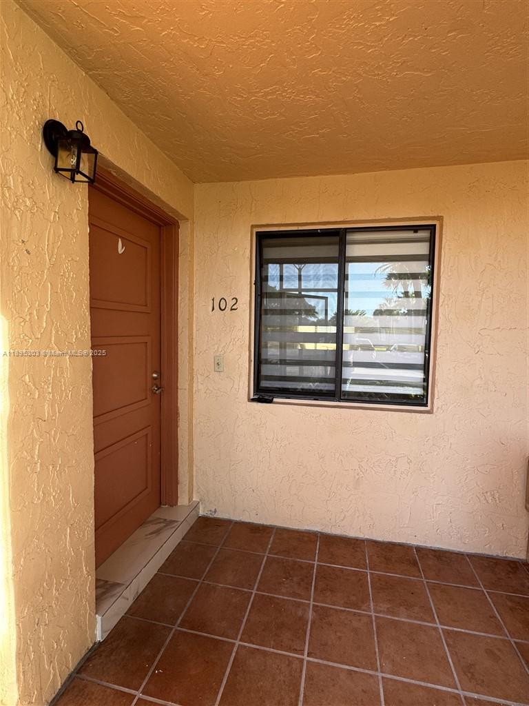 RACQUET CLUB APARTMENTS A - Residential Lease