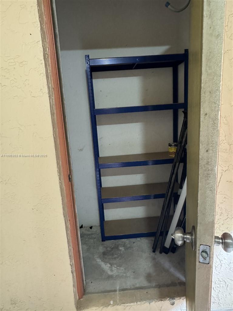 RACQUET CLUB APARTMENTS A - Residential Lease