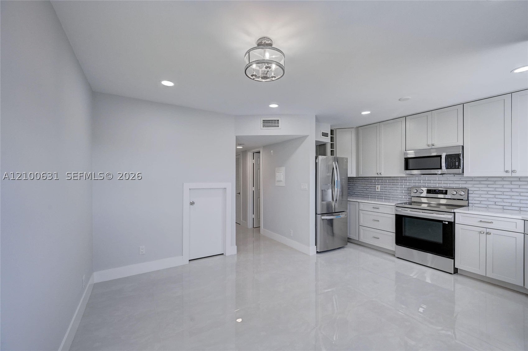 505 NE 20th Ave 211