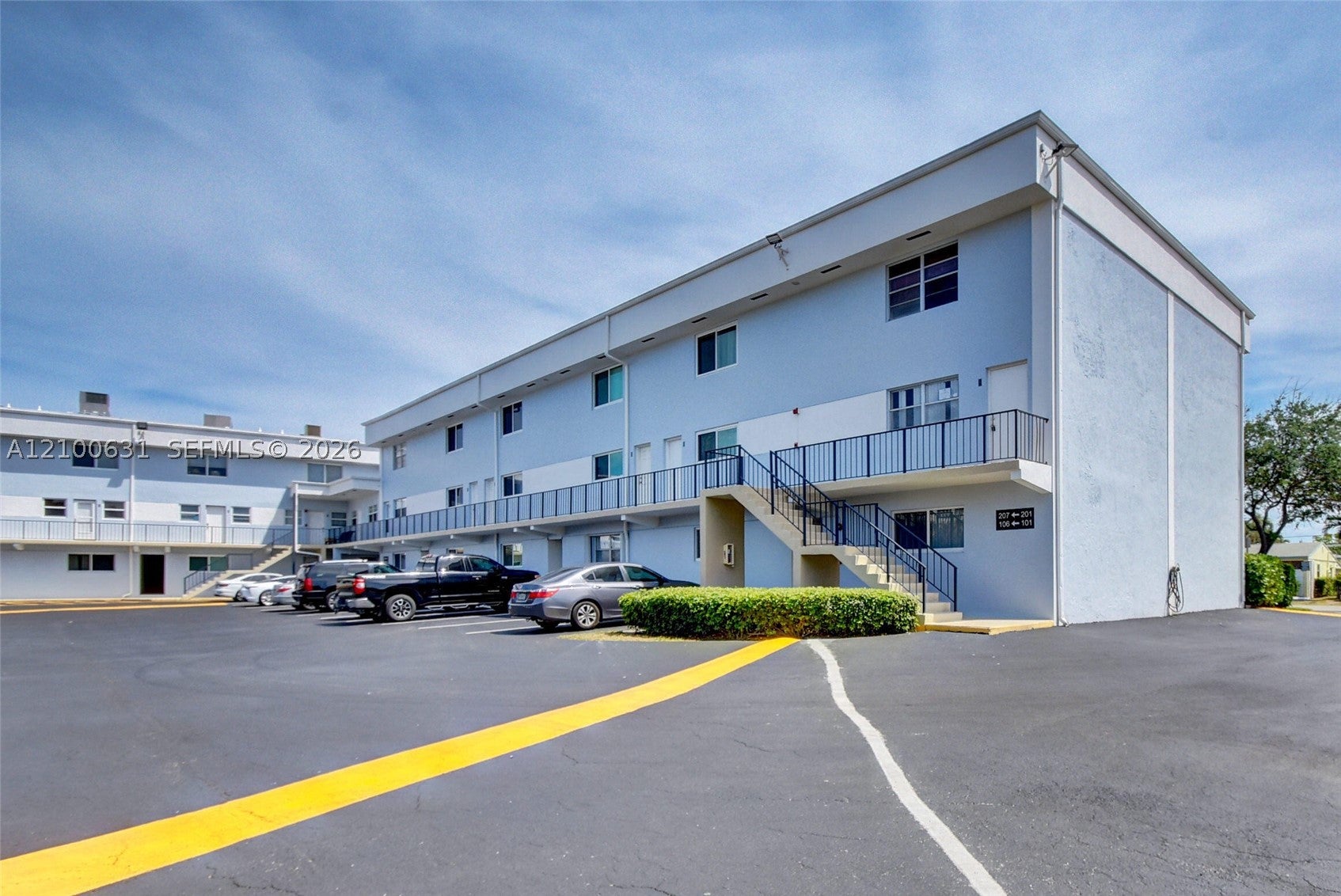 505 NE 20th Ave 211