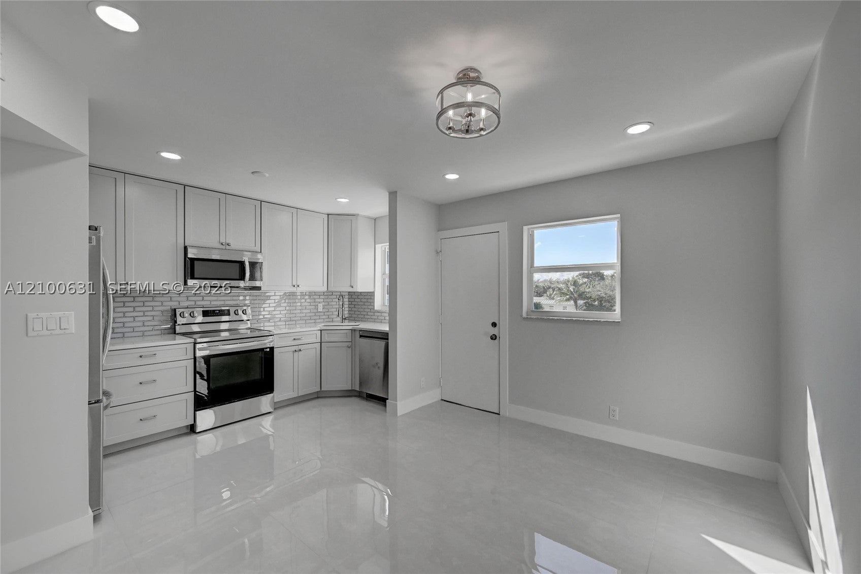 505 NE 20th Ave 211