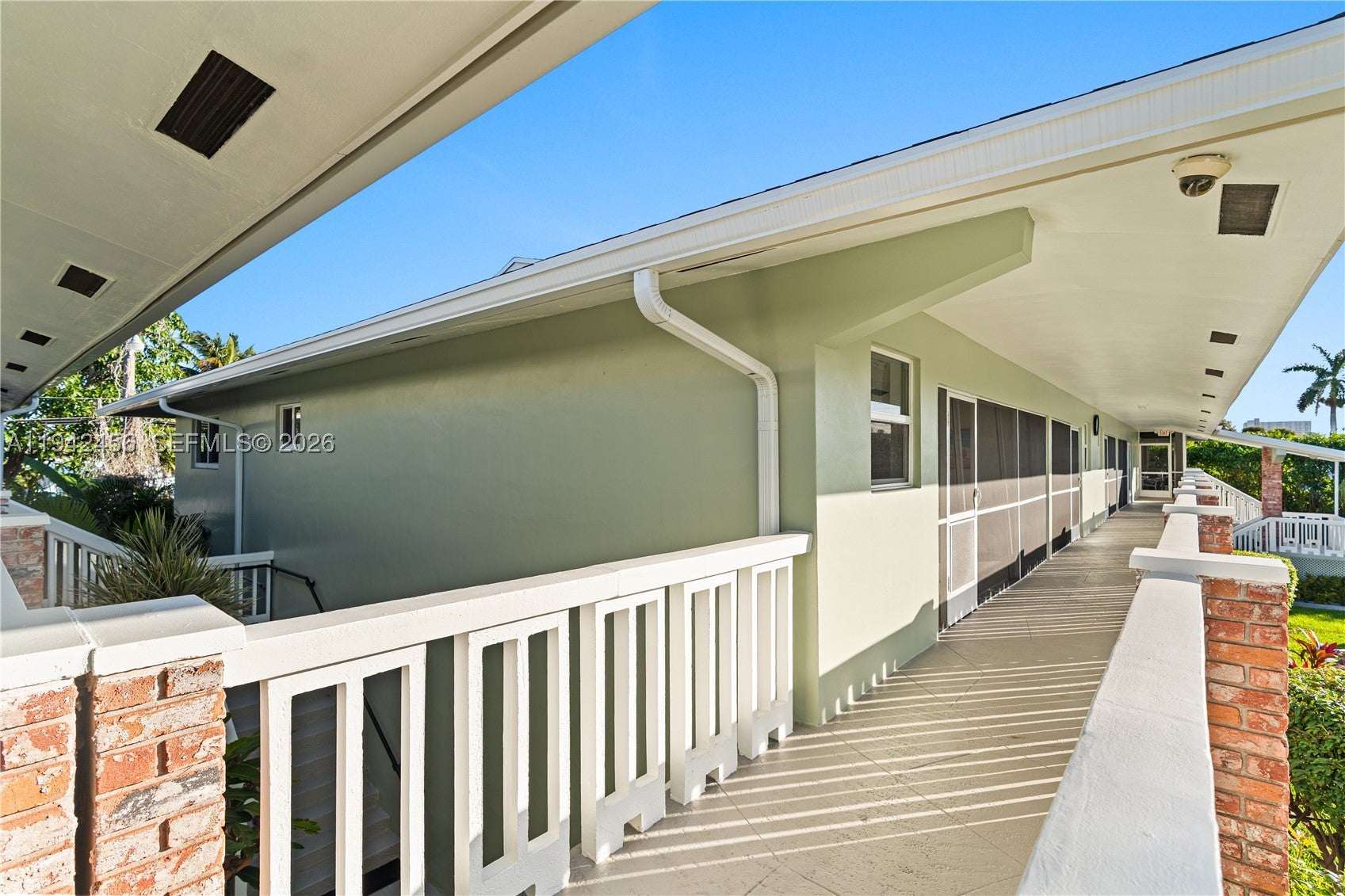 2541 NE 11th St 212