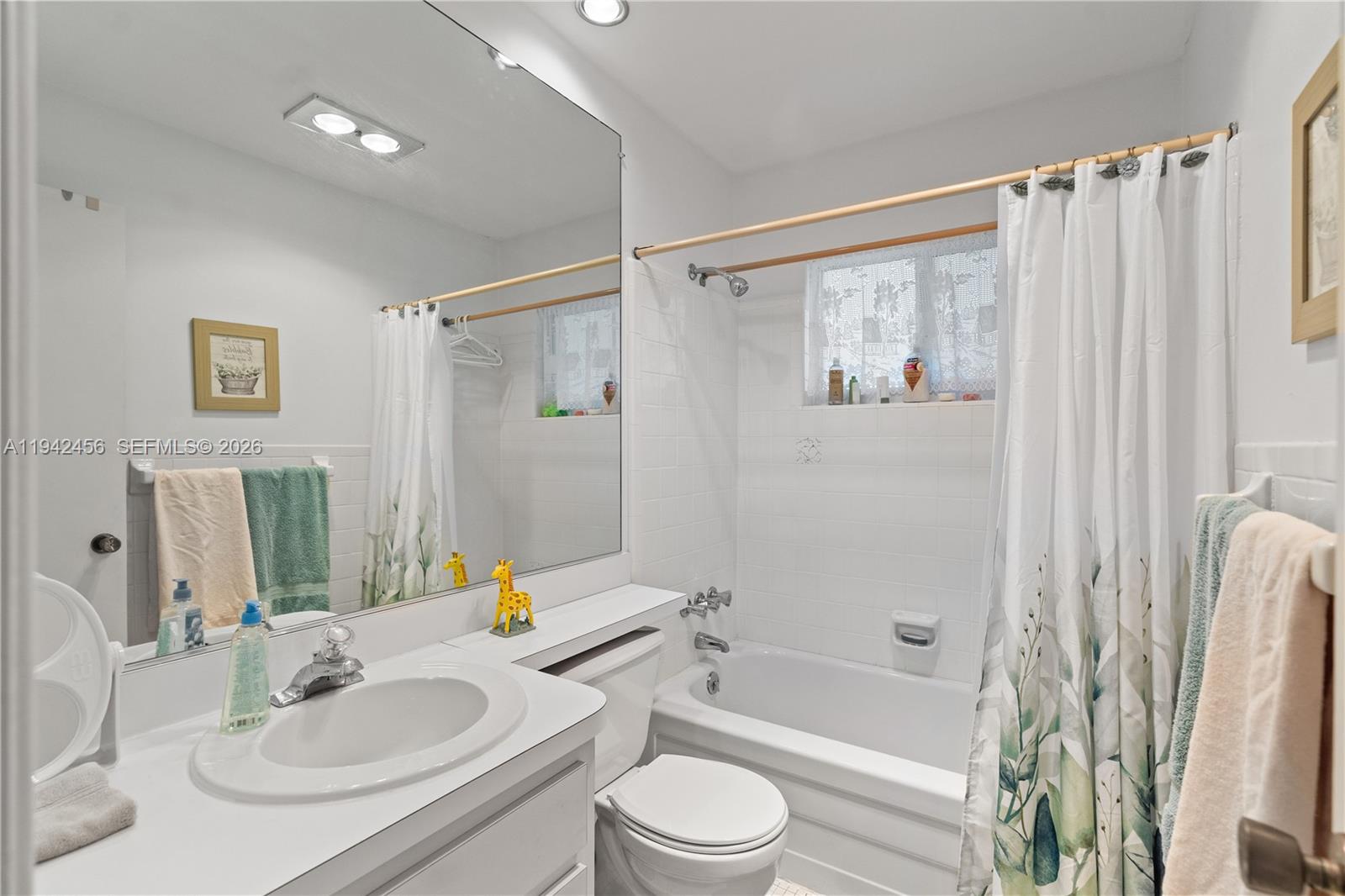 DEAUVILLE TERRACE CO-OP - Residential