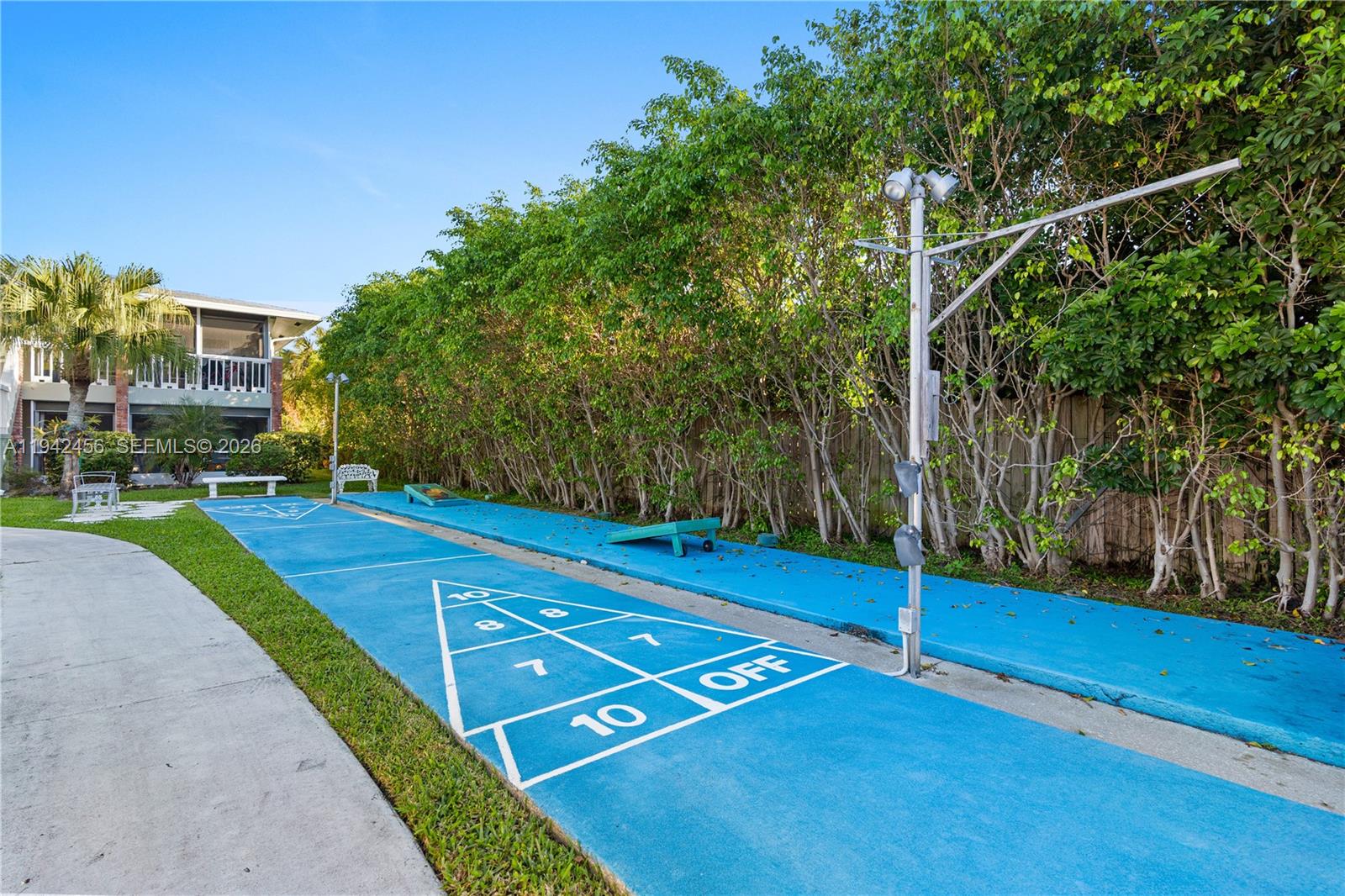 DEAUVILLE TERRACE CO-OP - Residential