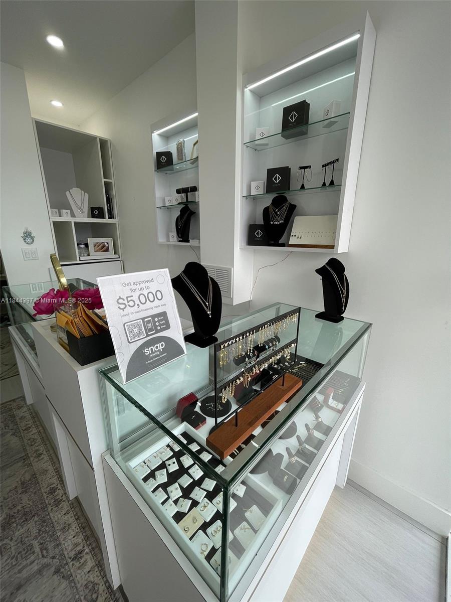 10812 NW 58 Suite 3