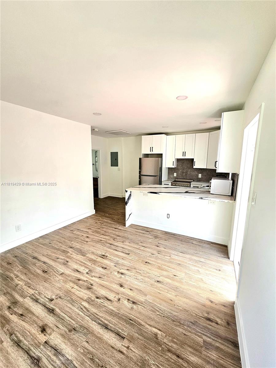 HOLLYWOOD - Residential Lease