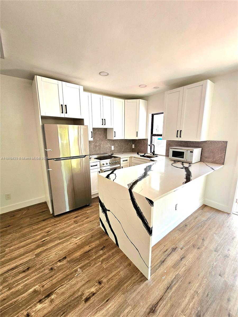 HOLLYWOOD - Residential Lease