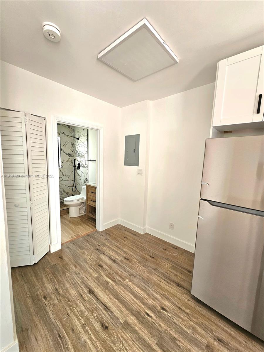 HOLLYWOOD - Residential Lease