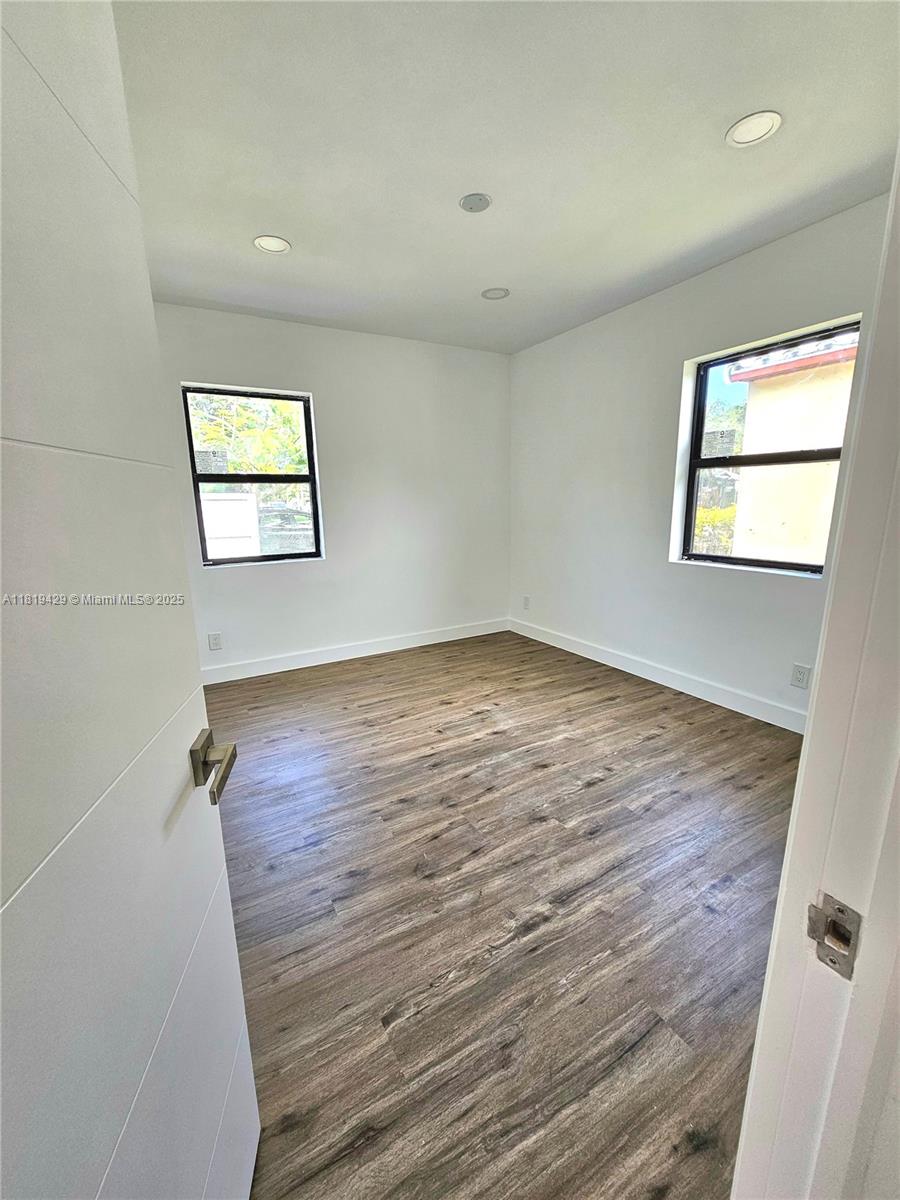 HOLLYWOOD - Residential Lease