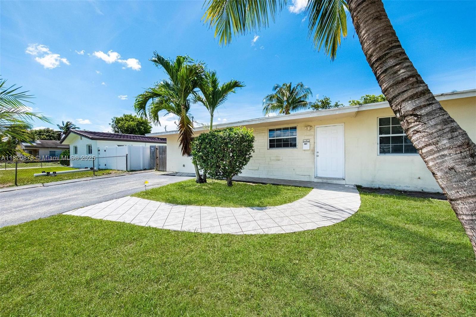 7771 Simms St, Hollywood, Broward County, Florida - 5 Bedrooms  
3 Bathrooms - 