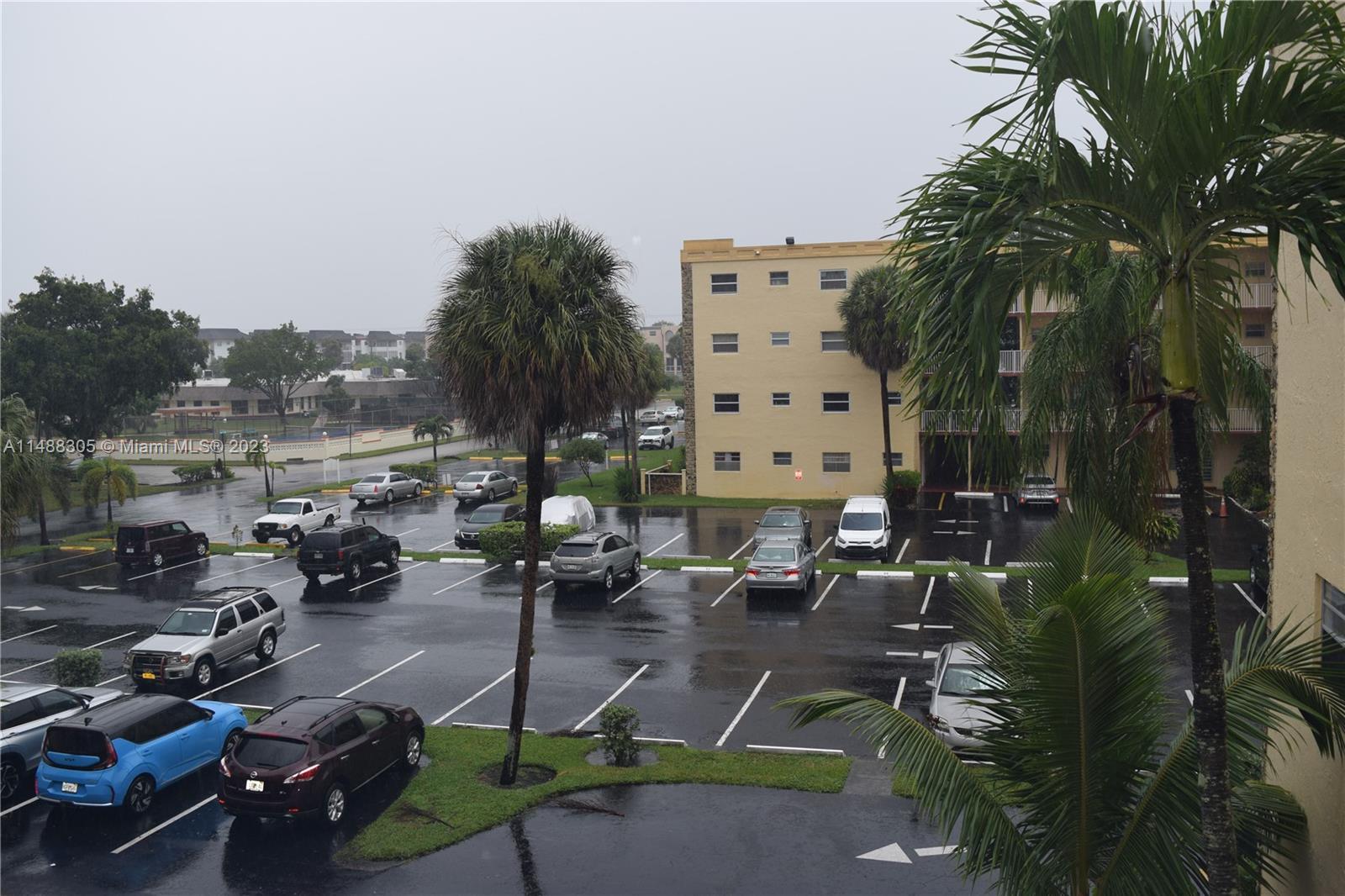 TOPAZ SOUTH CONDO - Residential