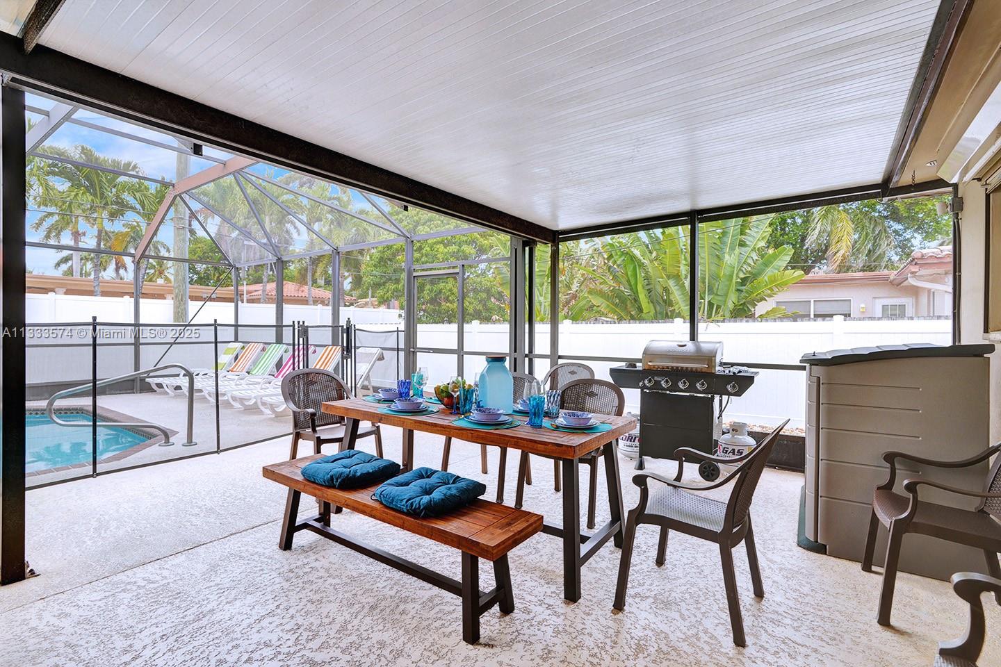 HOLLYWOOD LAKES SECTION - Residential Lease