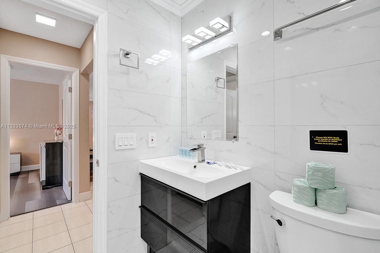 HOLLYWOOD LAKES SECTION - Residential Lease