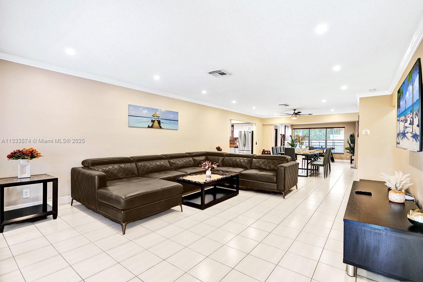 HOLLYWOOD LAKES SECTION - Residential Lease