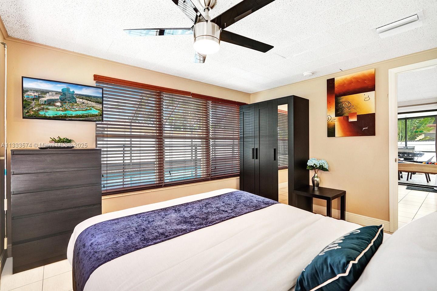 HOLLYWOOD LAKES SECTION - Residential Lease