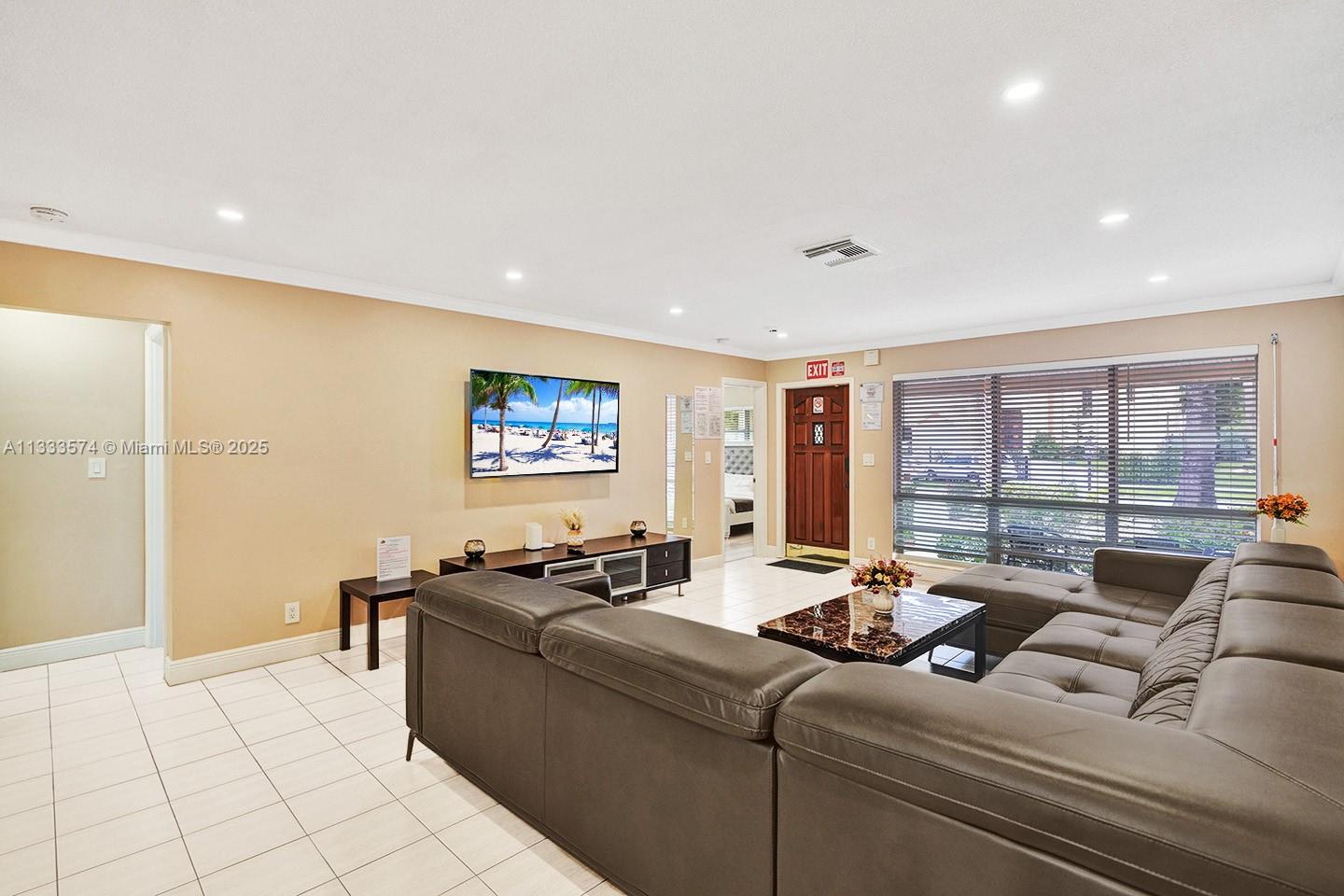 HOLLYWOOD LAKES SECTION - Residential Lease