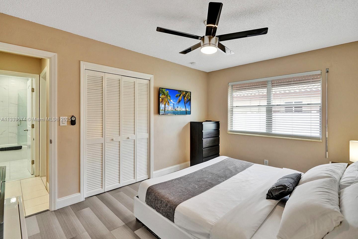 HOLLYWOOD LAKES SECTION - Residential Lease