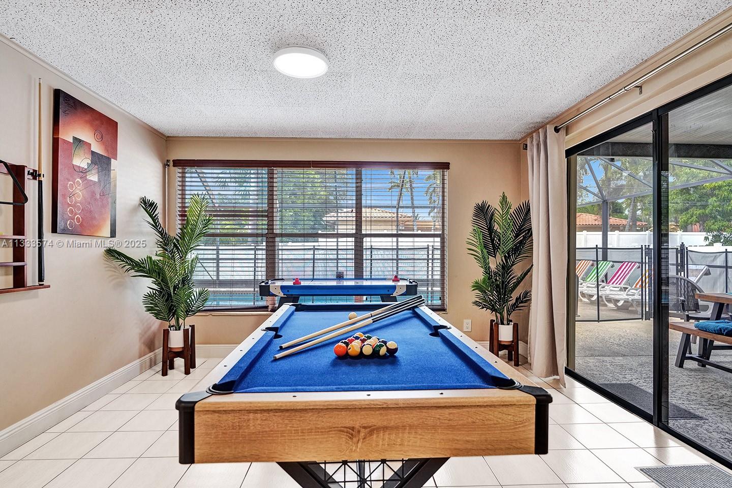 HOLLYWOOD LAKES SECTION - Residential Lease