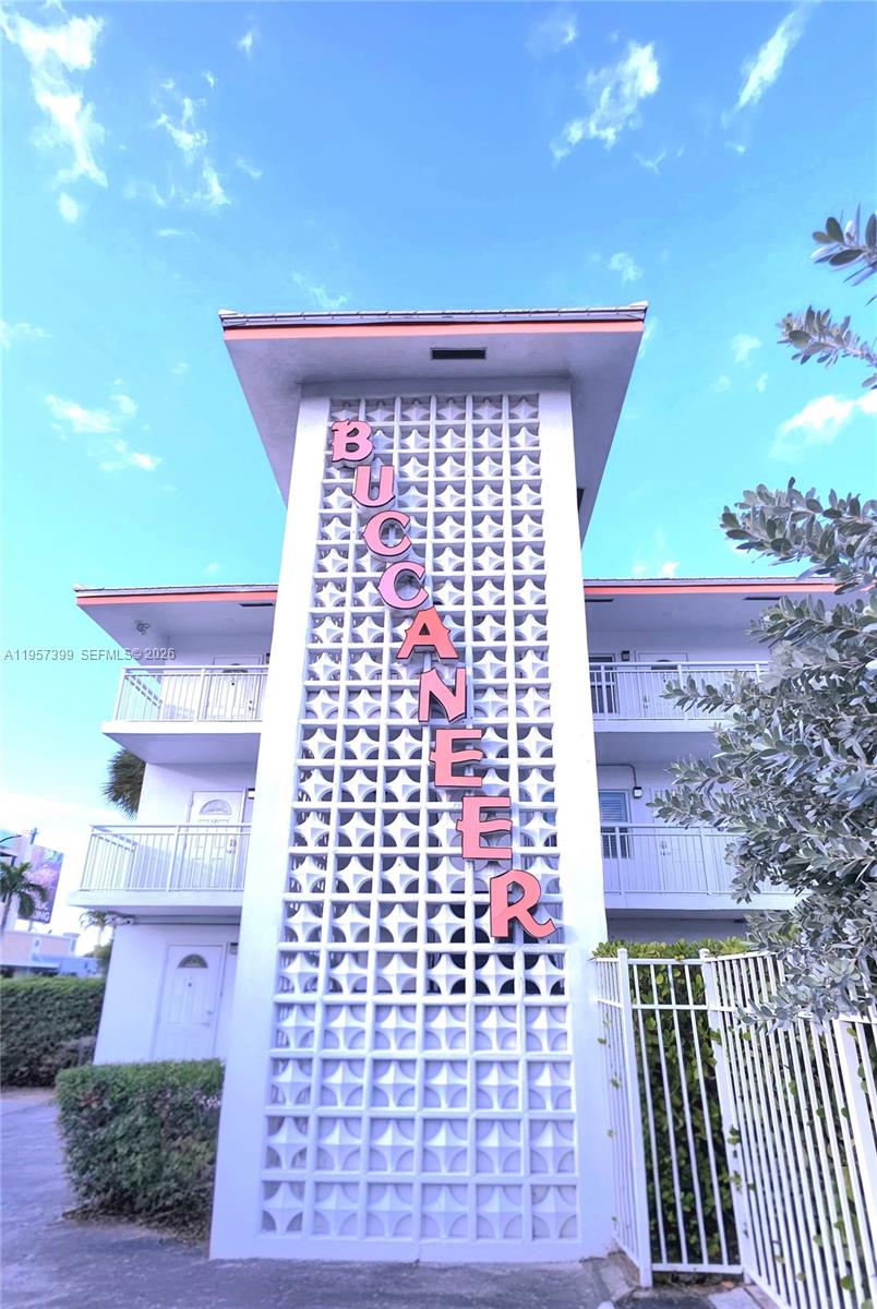 DEERFIELD BUCCANEER CONDO - Residential