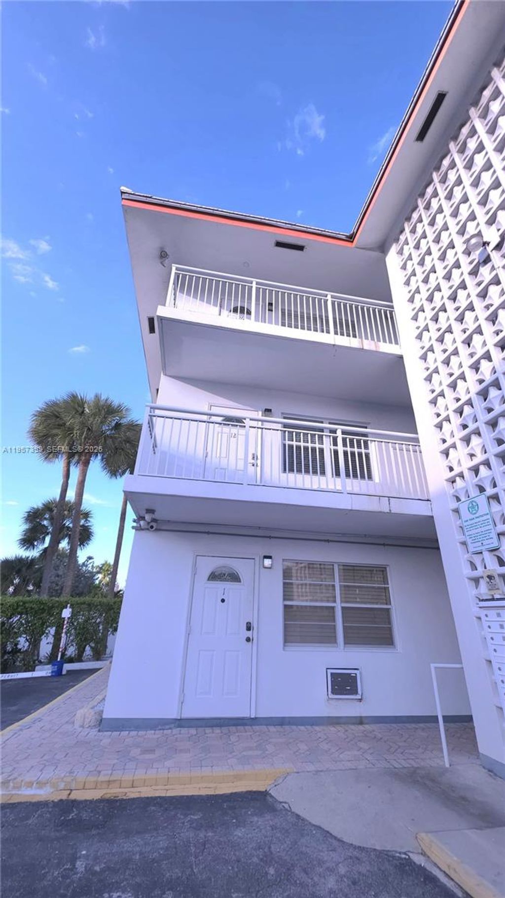 Photo of 120 NE 20th Ave #27, Deerfield Beach, FL 33441 (MLS # A11957399)