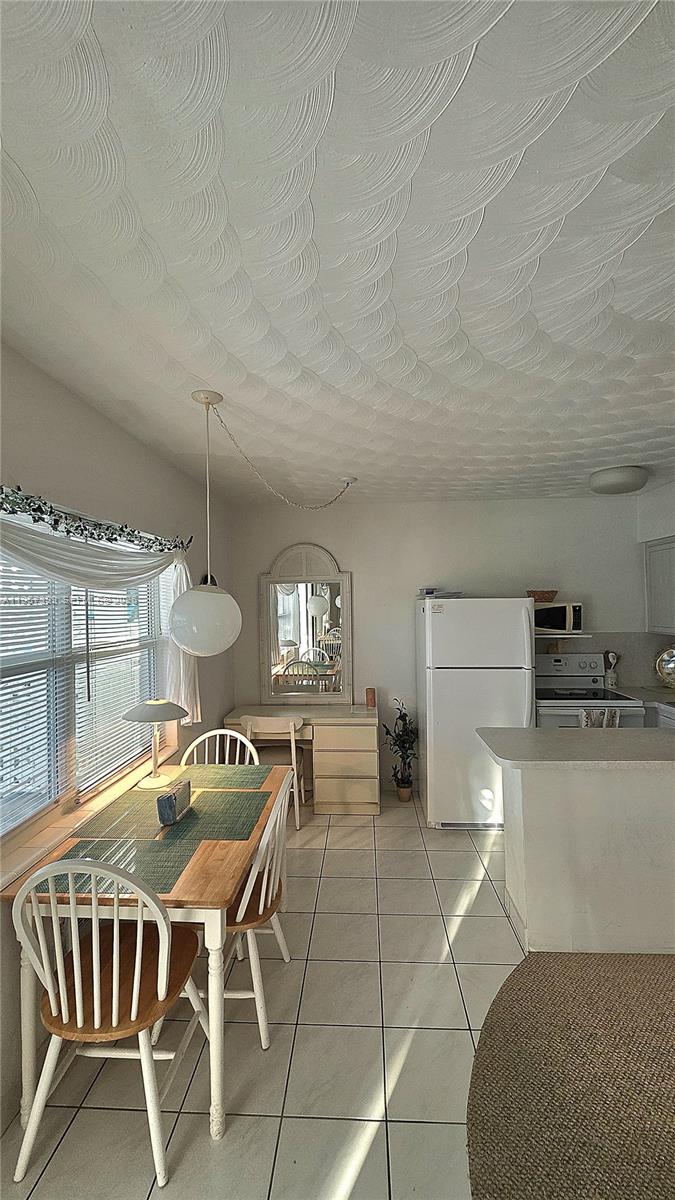 DEERFIELD BUCCANEER CONDO - Residential