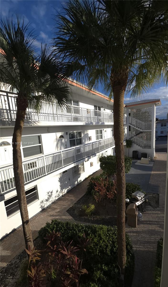 DEERFIELD BUCCANEER CONDO - Residential