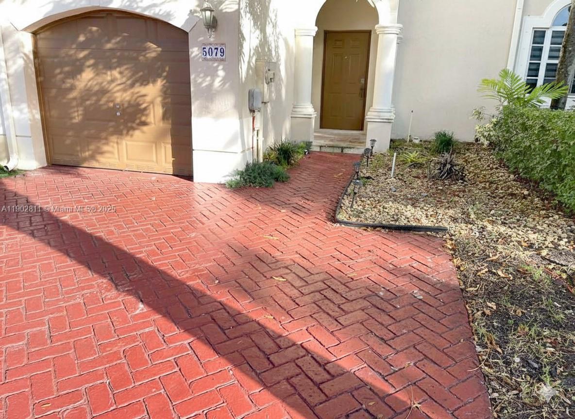 ESCADA - Residential