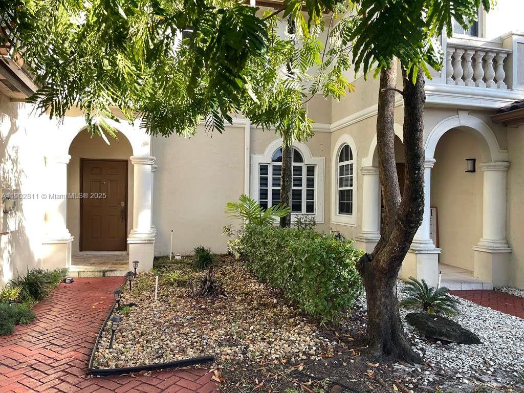 ESCADA - Residential