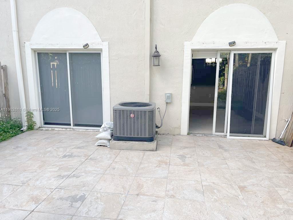 ESCADA - Residential