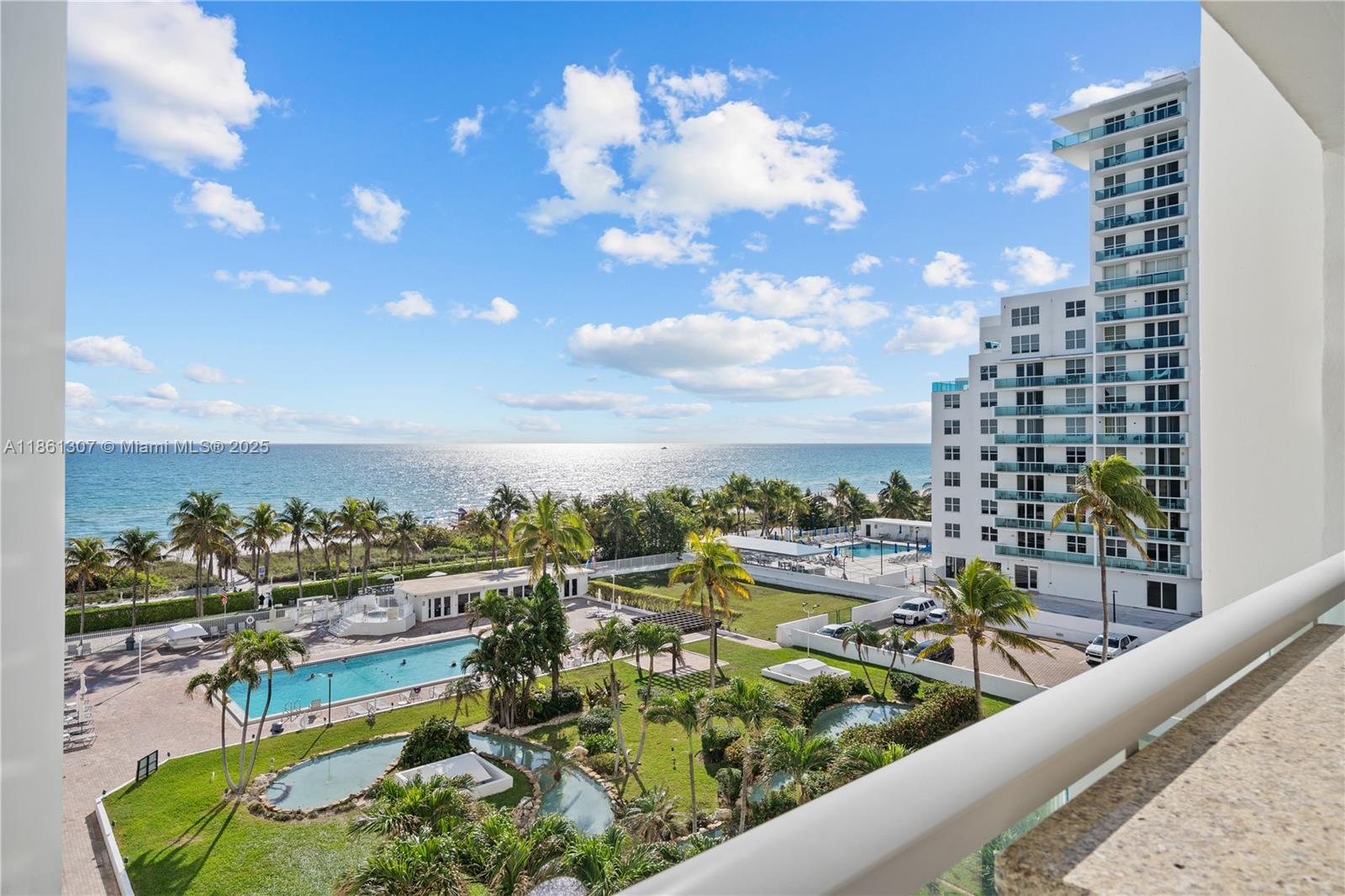 5005 Collins Ave 615