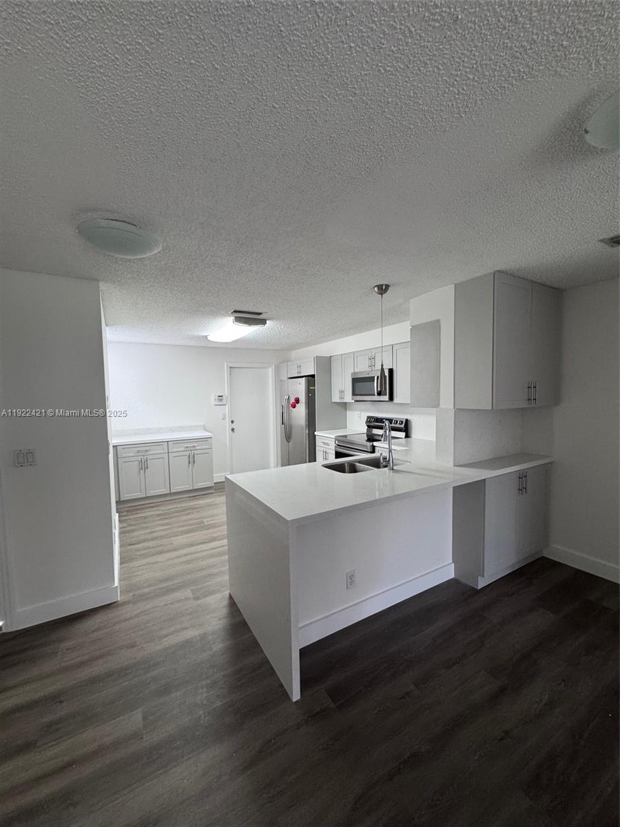 SECTORS 3 & 4 BOUNDARY PL - Residential Lease