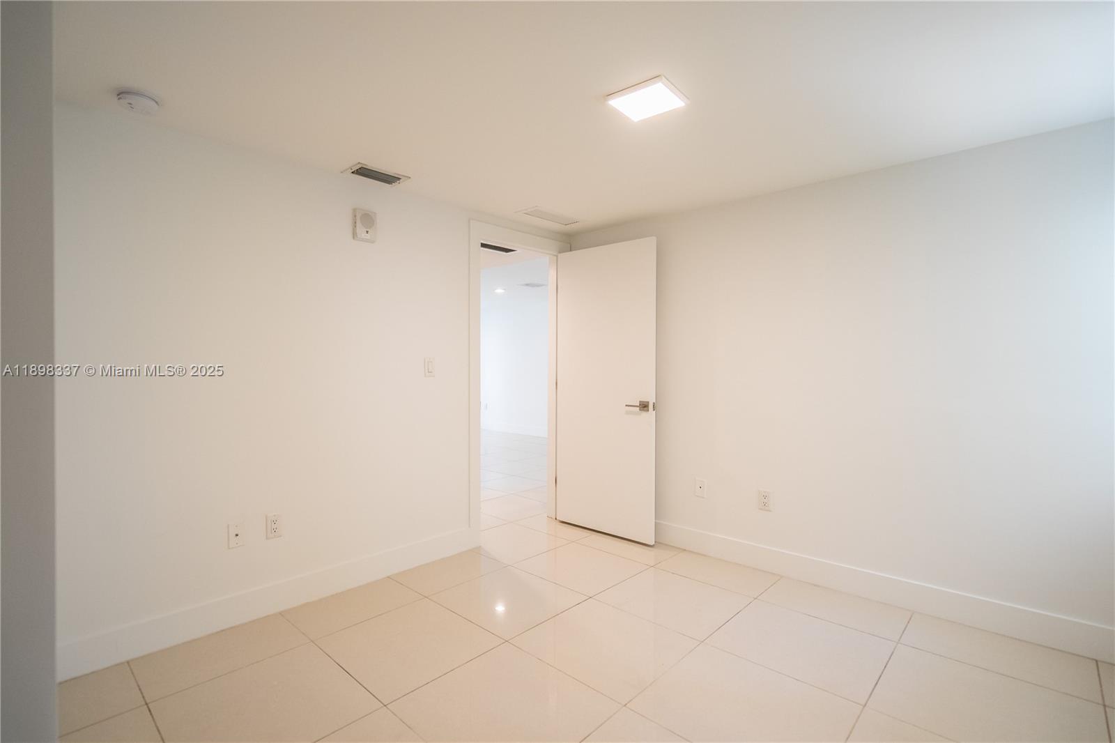 ISLE OF NORMANDY - Residential Lease