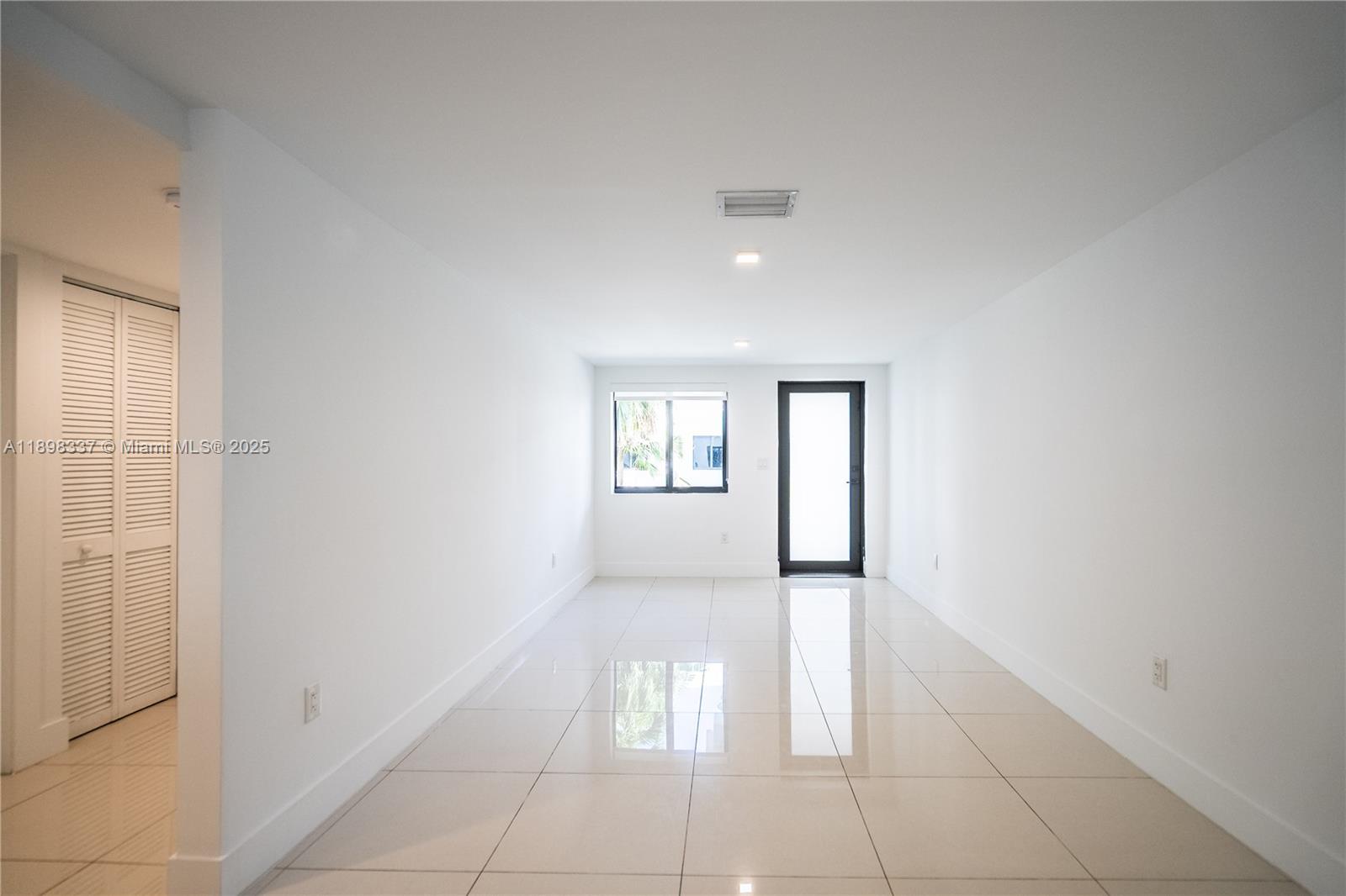 ISLE OF NORMANDY - Residential Lease