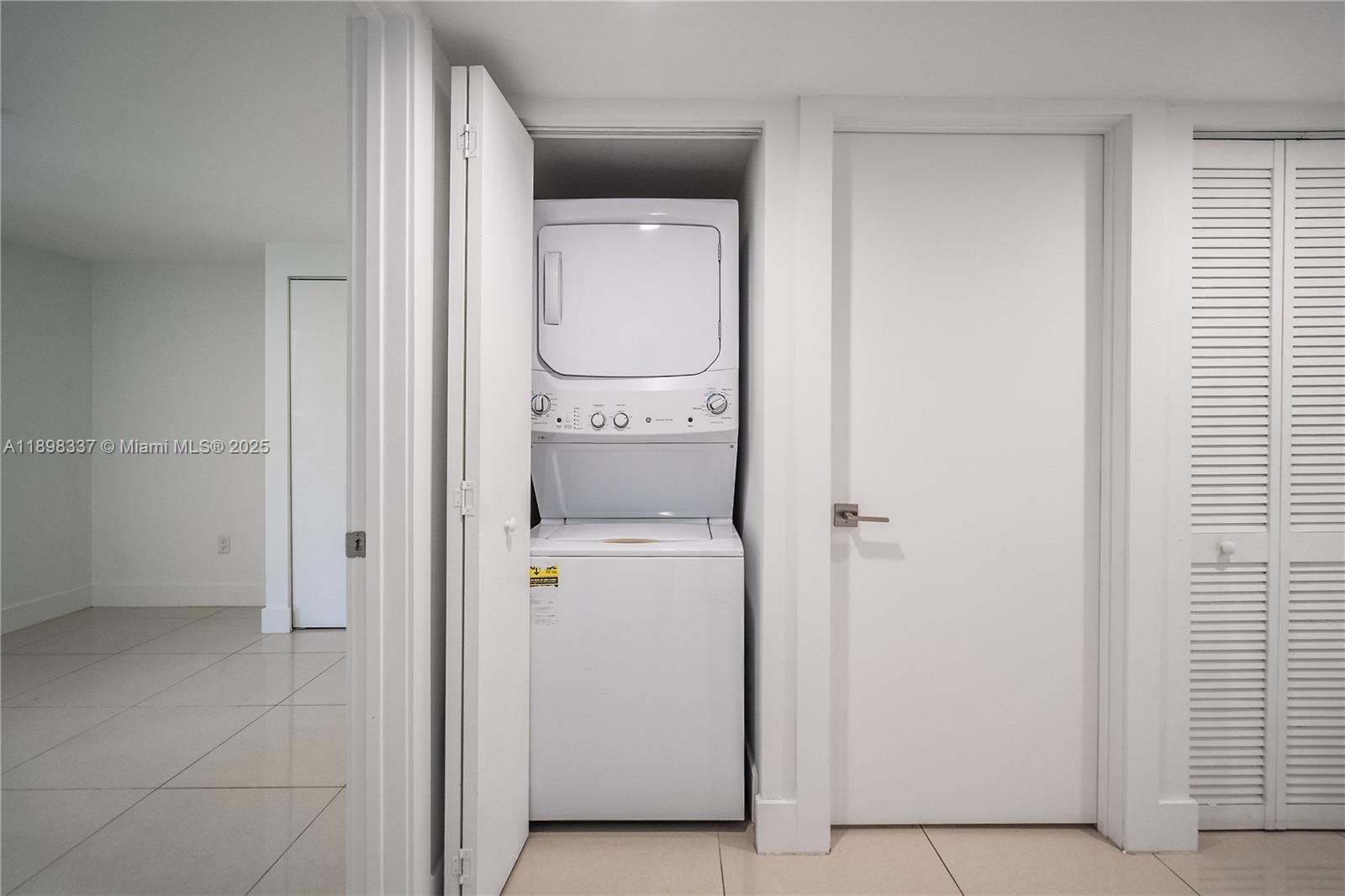 ISLE OF NORMANDY - Residential Lease