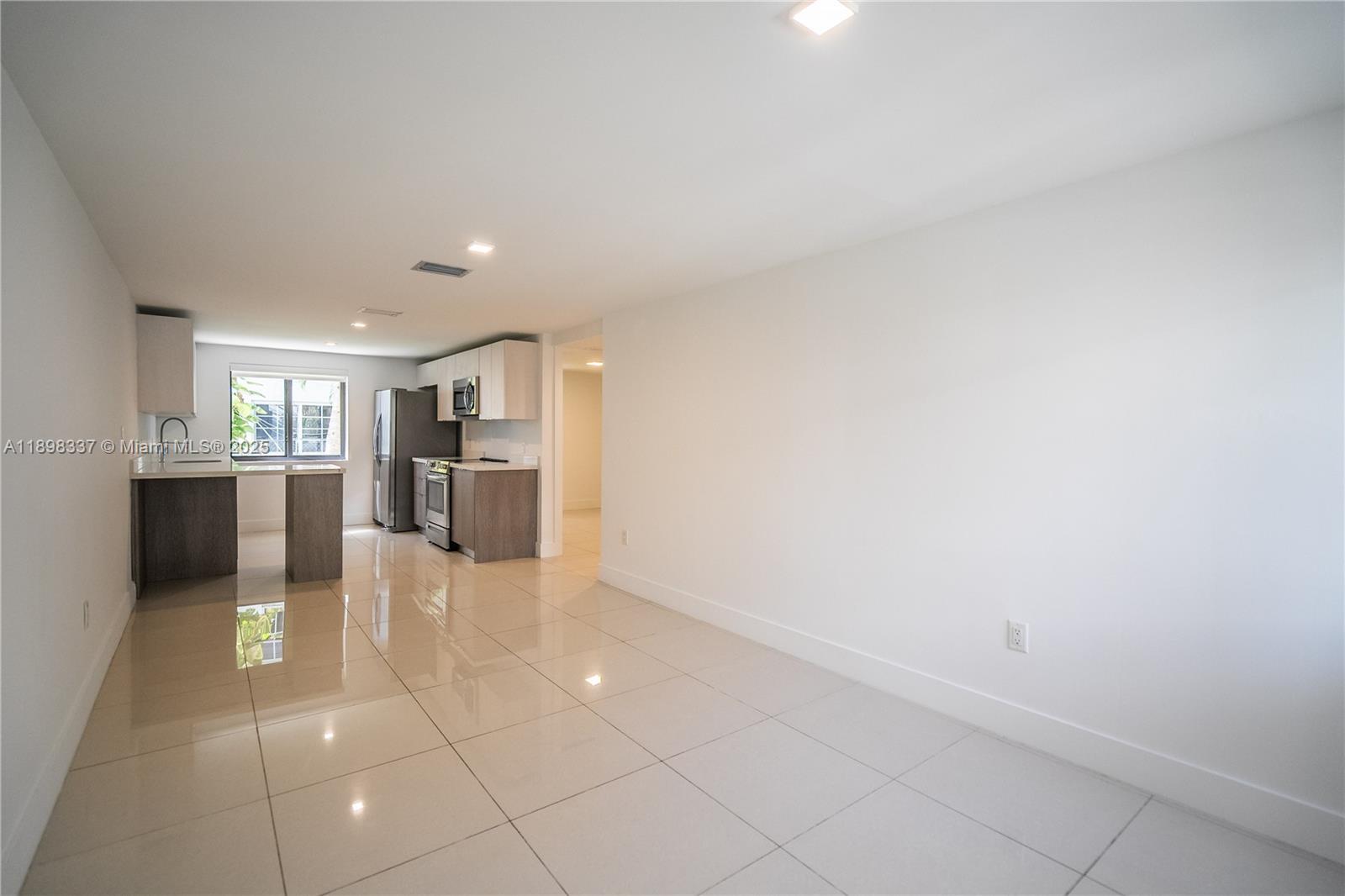 ISLE OF NORMANDY - Residential Lease