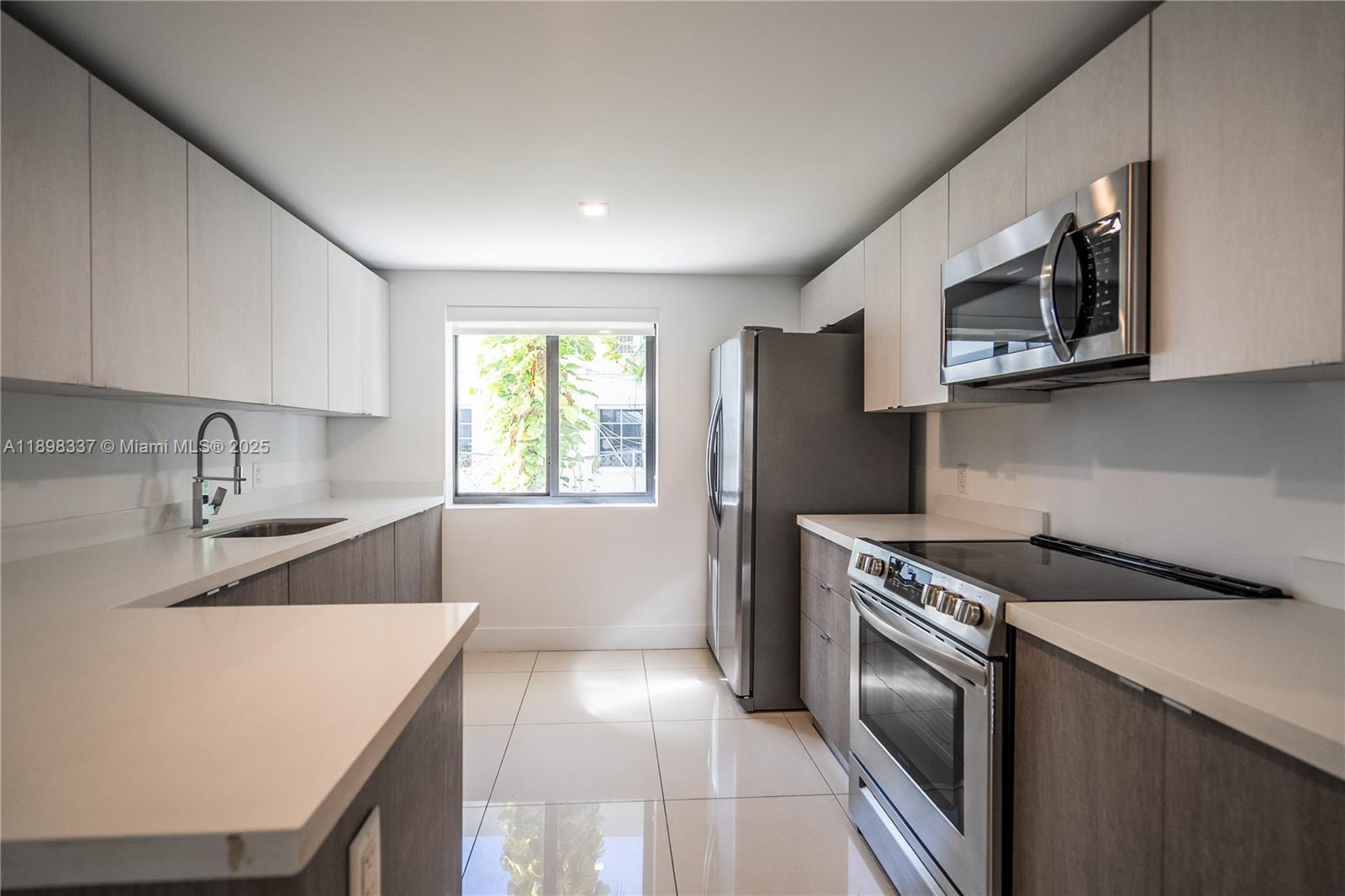 ISLE OF NORMANDY - Residential Lease