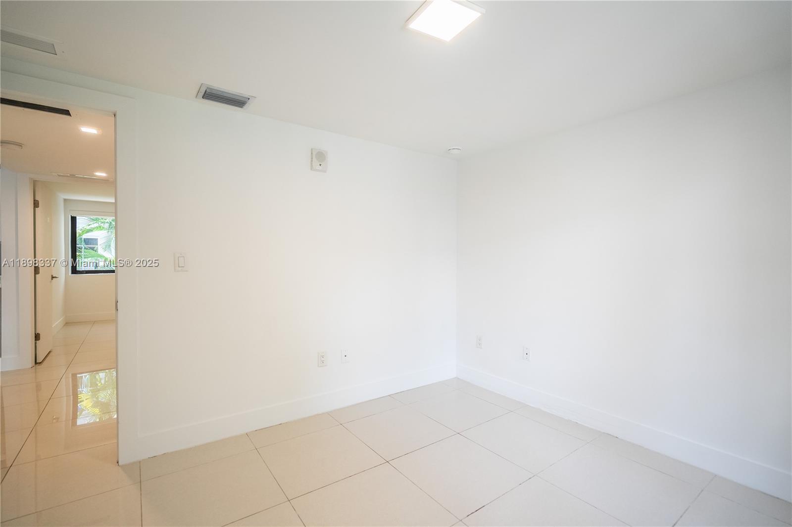 ISLE OF NORMANDY - Residential Lease