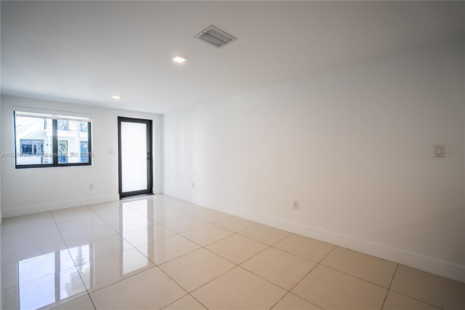 ISLE OF NORMANDY - Residential Lease