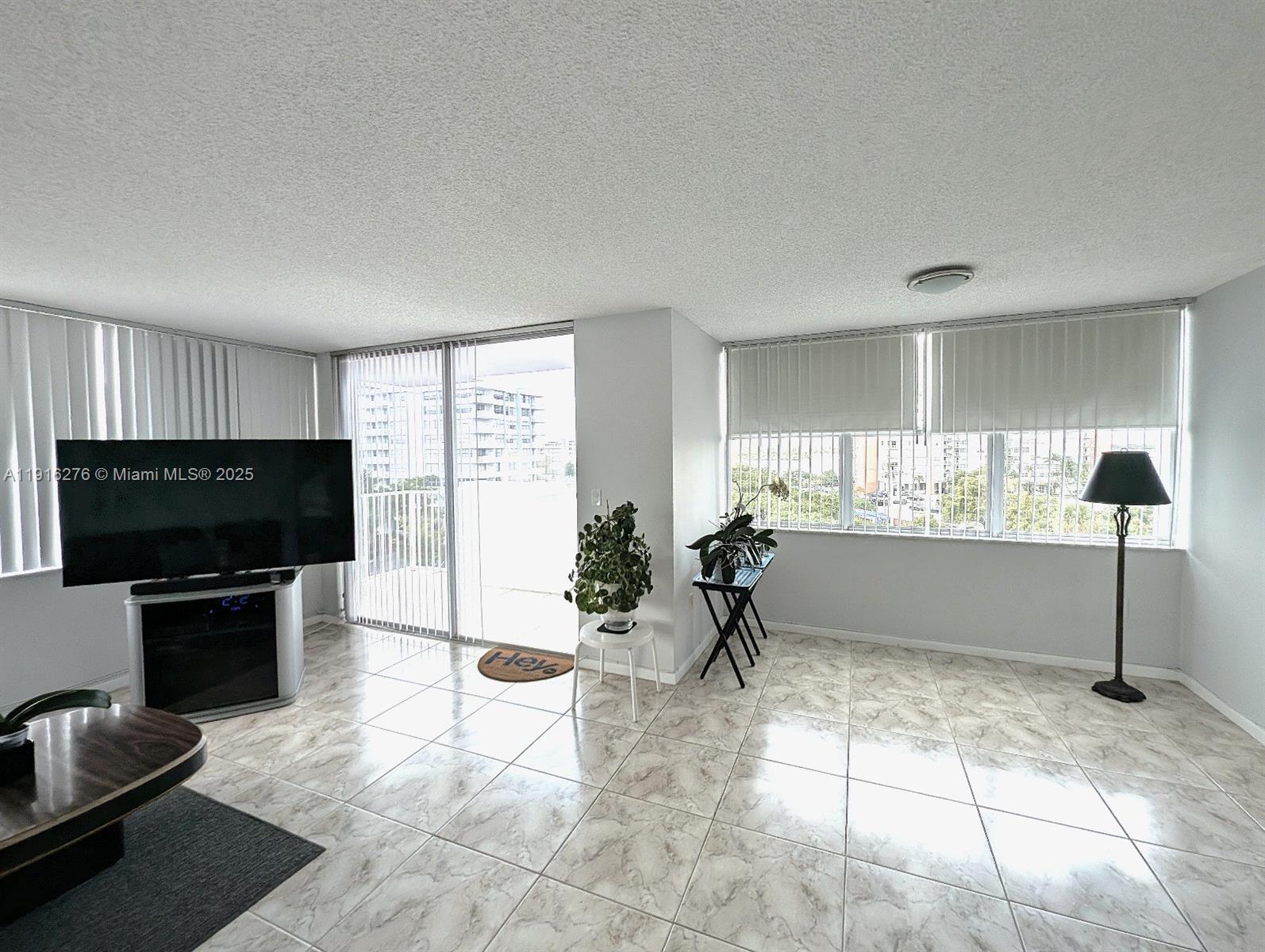 WILSHIRE CONDO - Residential