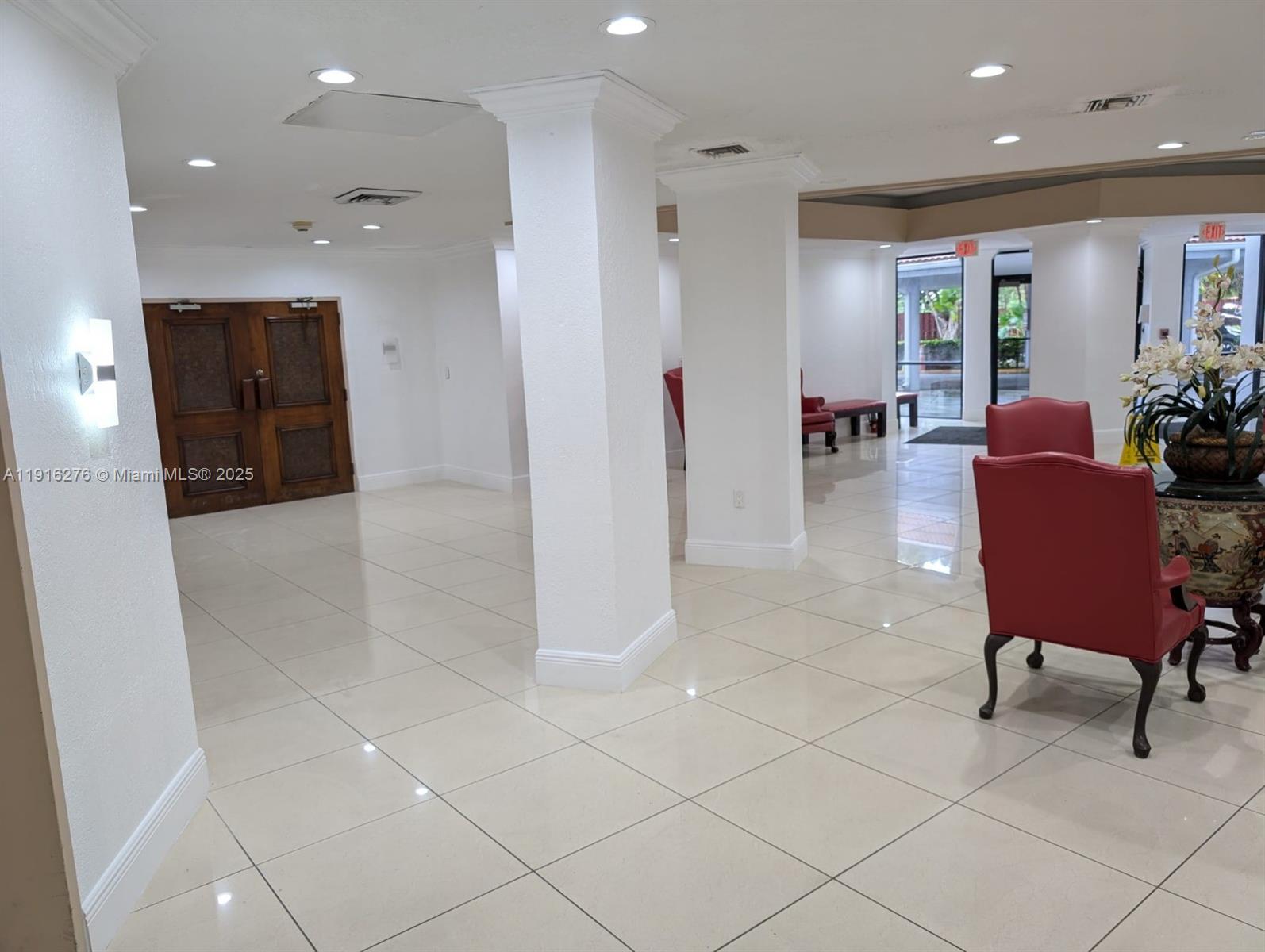 1300 NE Miami Gardens Dr 613E