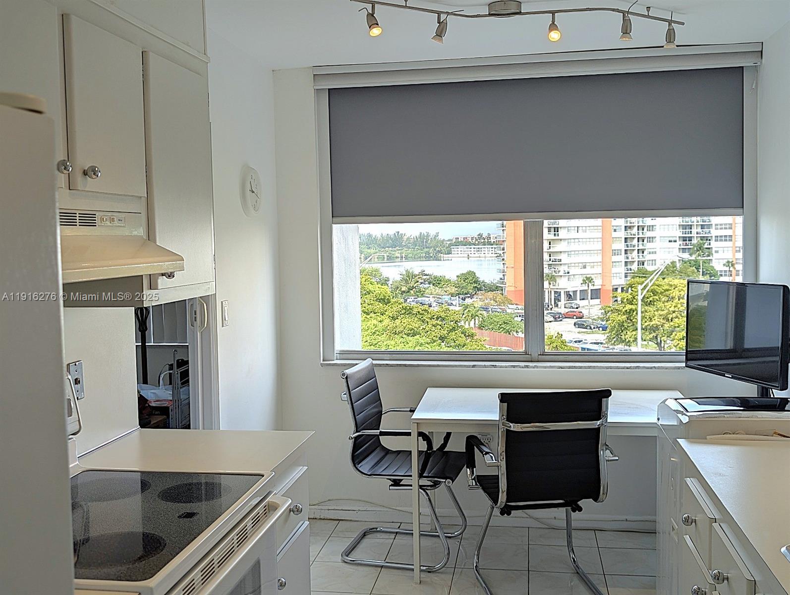 WILSHIRE CONDO - Residential