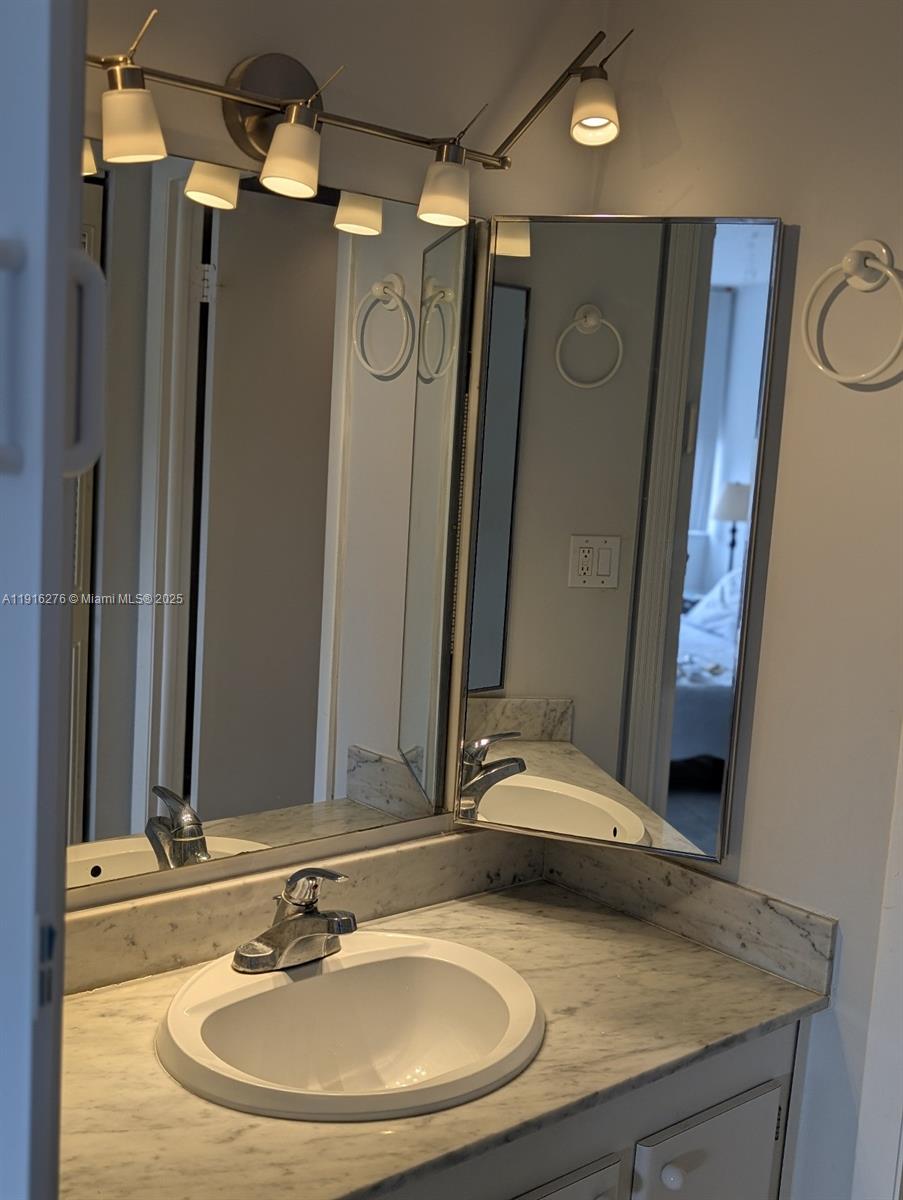 WILSHIRE CONDO - Residential