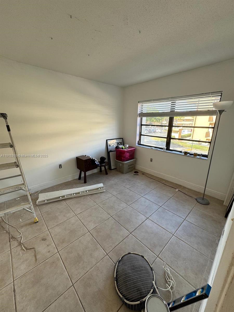 NOB HILL WEST CONDO - Residential